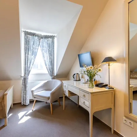 Cafe Wildau & Restaurant Am Werbellinsee Hotel 4*