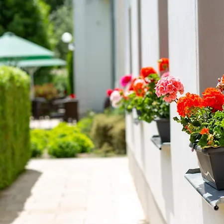 Cafe Wildau & Restaurant Am Werbellinsee 4*