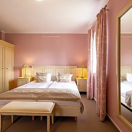 Cafe Wildau & Restaurant Am Werbellinsee فندق 4*