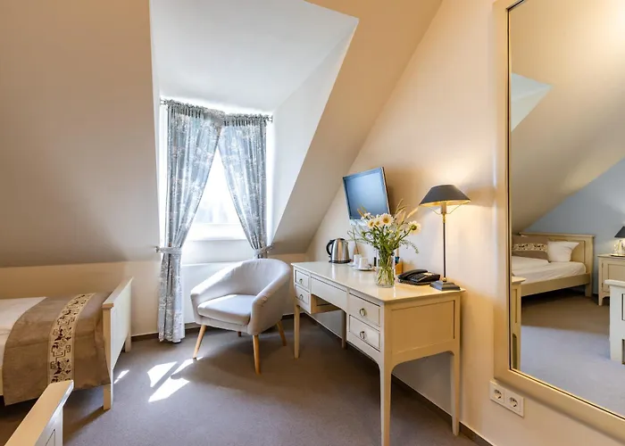 Cafe Wildau & Restaurant Am Werbellinsee Hotel 4*